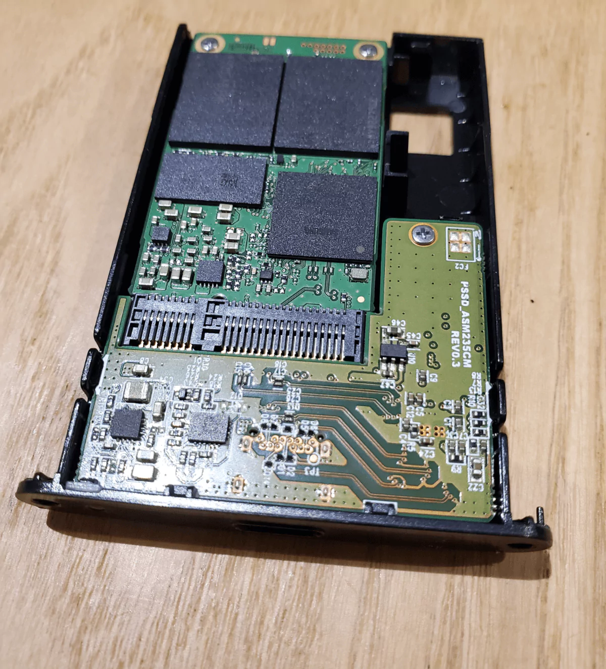 Photo of Samsung T5 internals